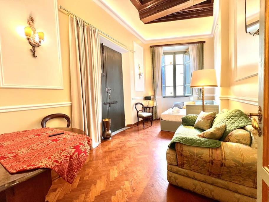 Veronica A Piazza Venezia Apartment *